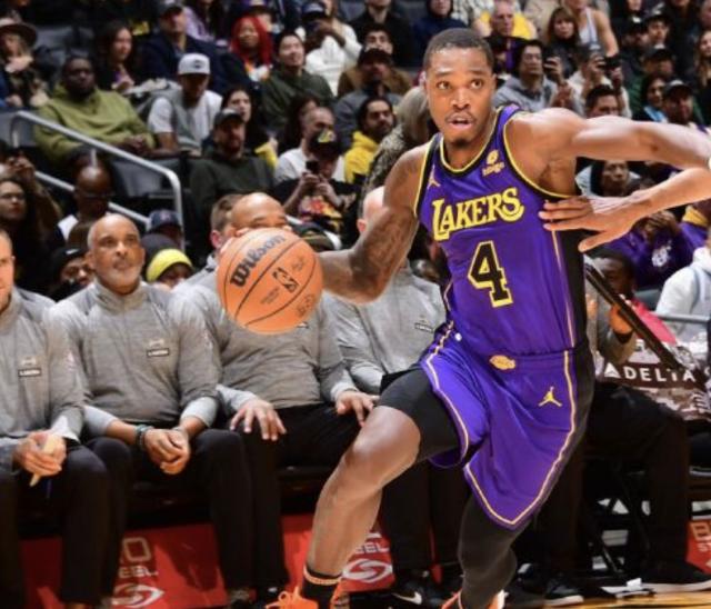 赛事赛程-沃克抓住机遇迅猛成长 强大心态成为其爆发原因